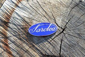 Pravý smalt • Genuine Enamel – Saroléa badge