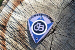 Pravý smalt • Genuine Enamel – Gebr. JHLE Bruchsal badge