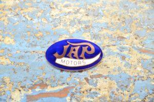 Pravý smalt • Genuine Enamel – JAP Motors badge